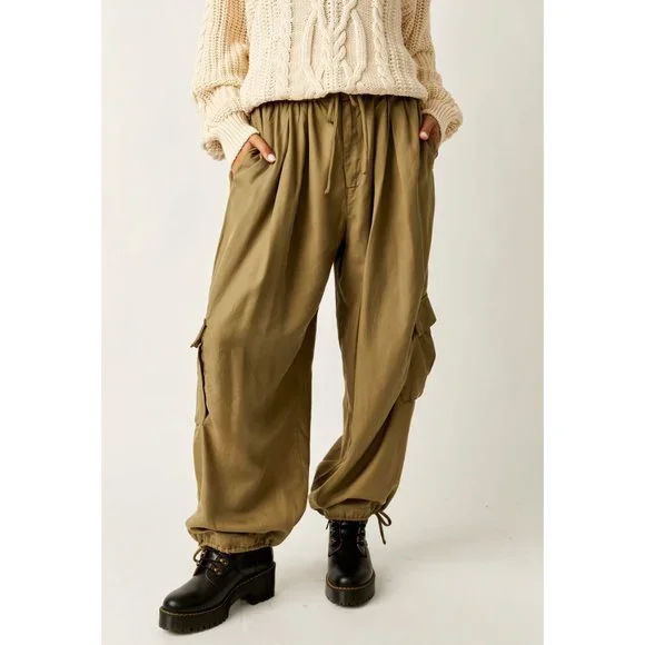 🎉LAST CHANCE🎉 FREE PEOPLE Palash Solid Cargo Pants / Dried Herb - Picture 2 of 6
